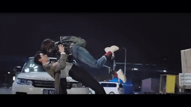 国产剧摔倒视频,笑料百出，剧情反转